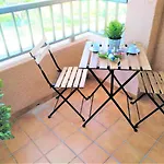 Bright Spacious Apartment, 2 Min Walk From Appartement *