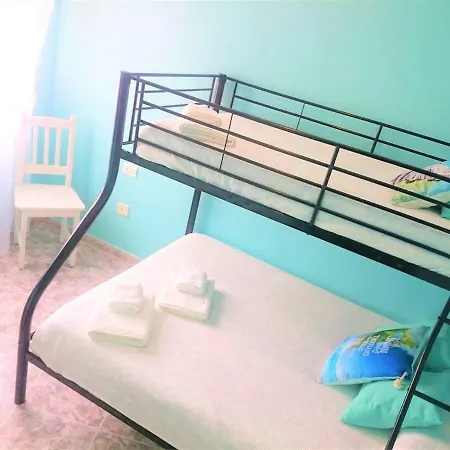 Bright Spacious Apartment, 2 Min Walk From 公寓 坎德拉里亚