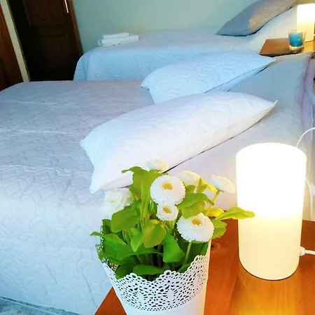 Bright Spacious Apartment, 2 Min Walk From 坎德拉里亚