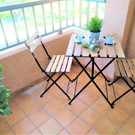 Bright Spacious Apartment, 2 Min Walk From 公寓 *
