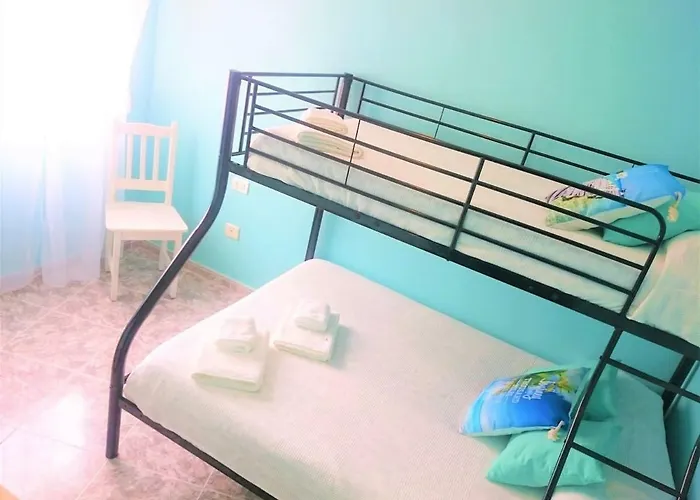 Bright Spacious Apartment, 2 Min Walk From Appartamento Candelaria
