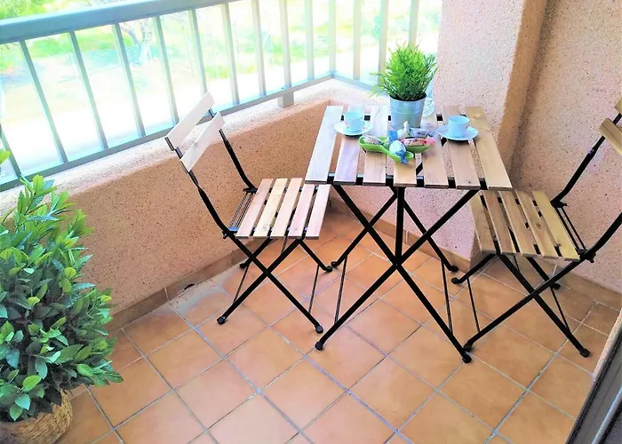 Bright Spacious Apartment, 2 Min Walk From Appartement *