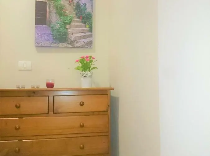 Appartement Bright Spacious Apartment, 2 Min Walk From *