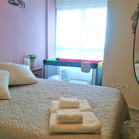 Bright Spacious Apartment, 2 Min Walk From شقة كانديلاريا