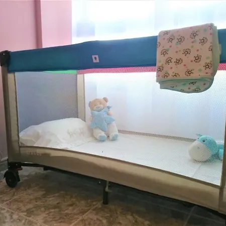Bright Spacious Apartment, 2 Min Walk From شقة كانديلاريا