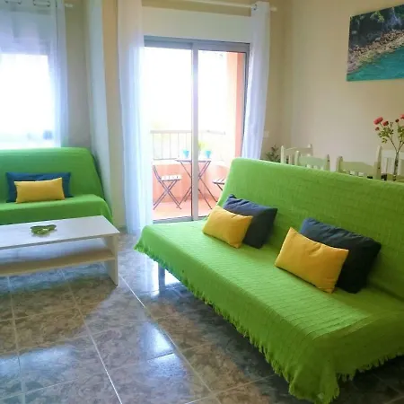 Bright Spacious Apartment, 2 Min Walk From 公寓 坎德拉里亚